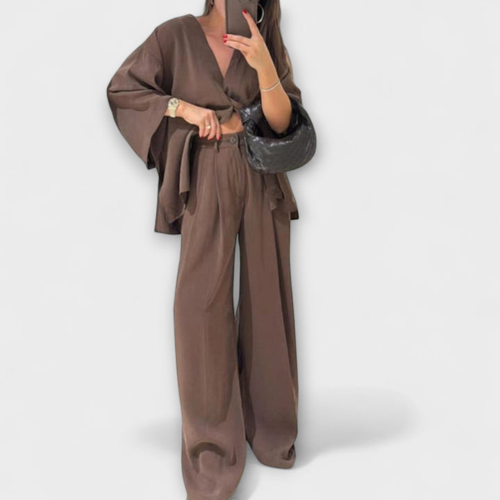 Jacqueline | Ležerna V-Izrez Bluza i Hlače Duo